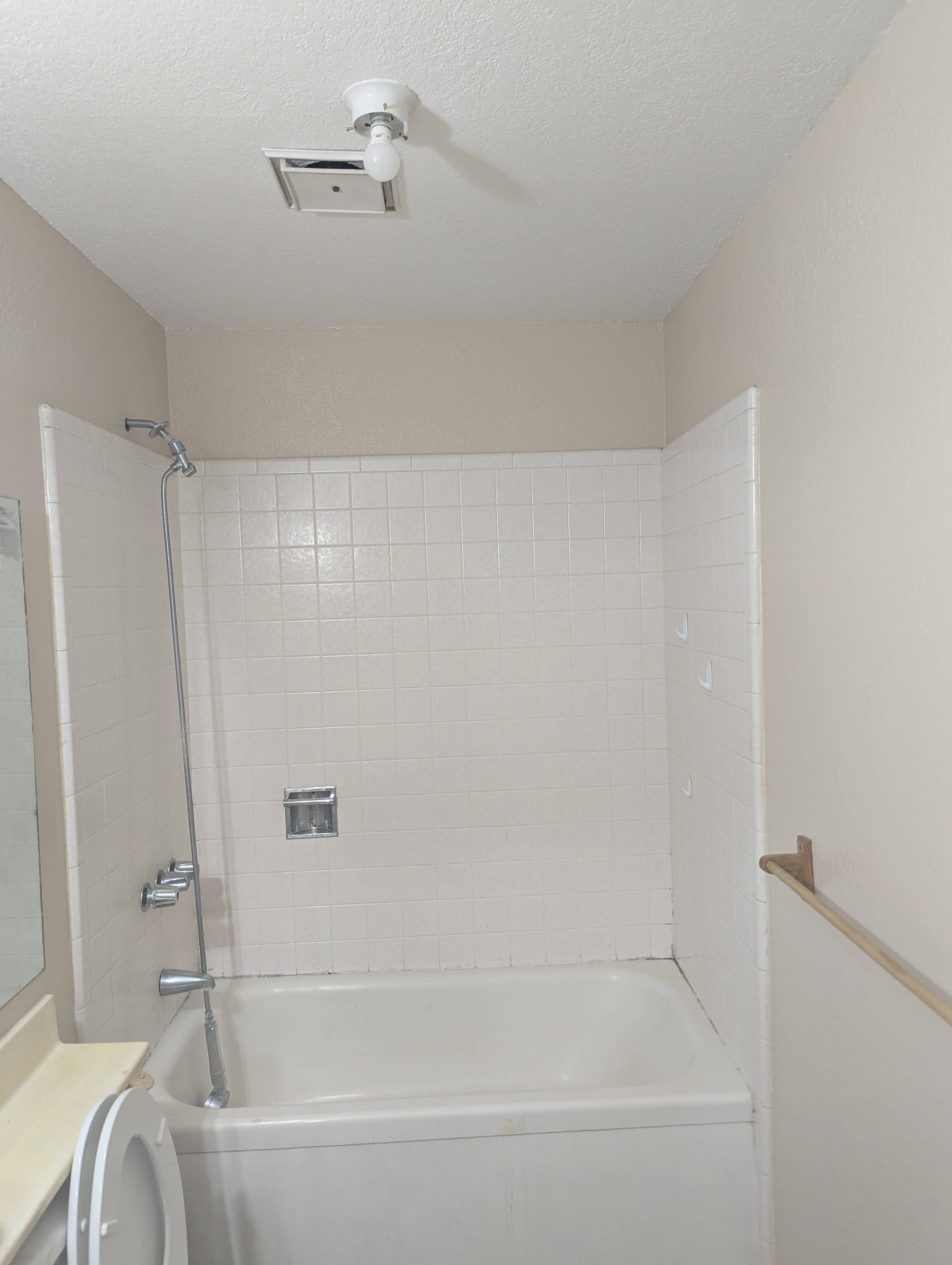 After photo of bathroom repaint in pinetop-lakeside